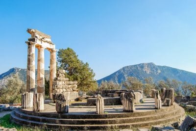 delphi greece, temple of apollon